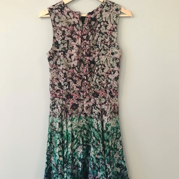 Beautiful floral French Connection dress - Picture 3 of 3